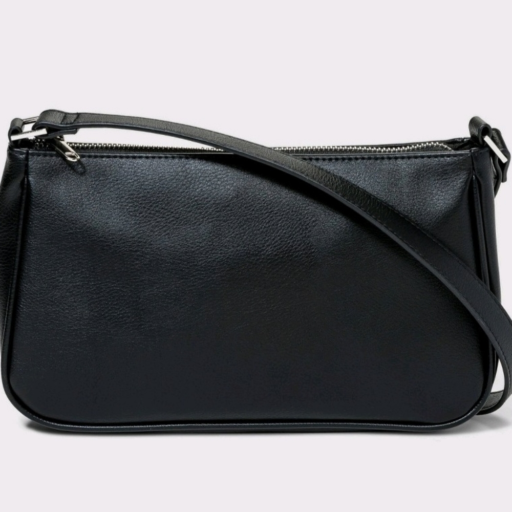Black Zip Purse/Evening clutch. Brand new with tags.